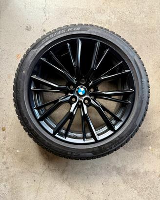 Cerchi in lega BMW serie M gommati