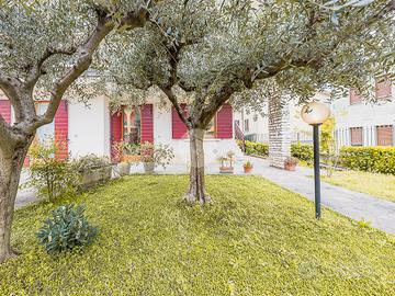 2 LOCALI A SOMMACAMPAGNA