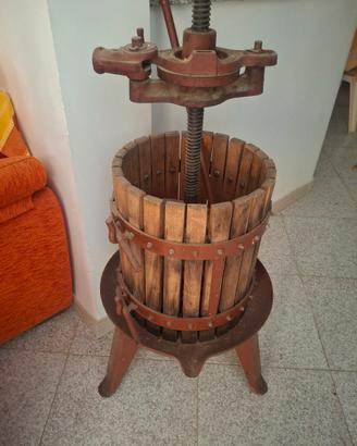 Torchio manuale verticale a vite