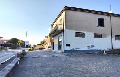 Locale commererciale ristrutturato a Frosinone