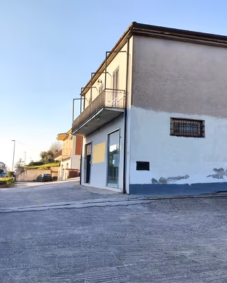 Locale commererciale ristrutturato a Frosinone