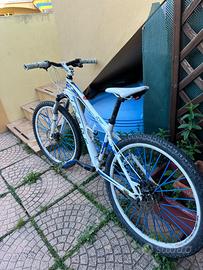 Mountain Bike Felt Q700 (Ruote 26")