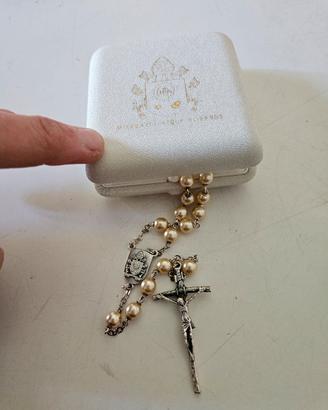 Corona rosario Papa Francesco Udienza ufficiale