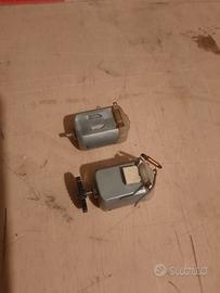 Acc. plastici : coppia motorini locomotive