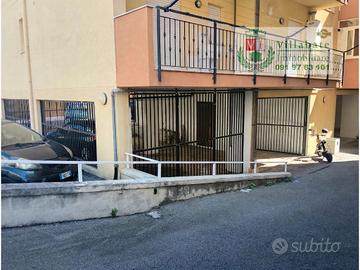 Pilotis di mq 85 in condominio con acqua