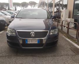 Volkswagen Passat 2.0 SW 170 CV DSG €.2.999.99.