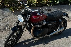 Triumph Street Twin