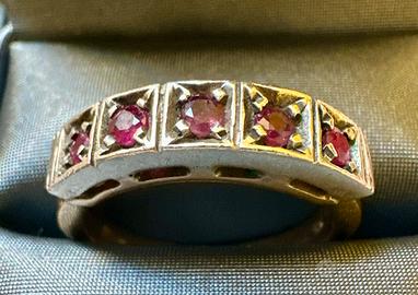 Anello veretta in oro 14k e rubini