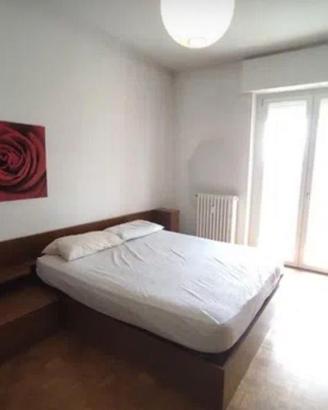 Stanza singola Cesano Maderno libera subito