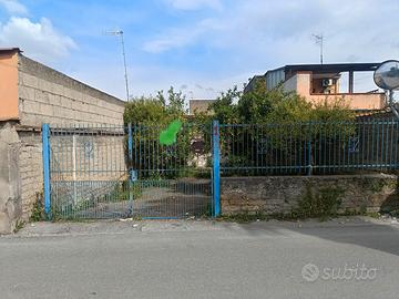 Casa indipendente con terreno circostante