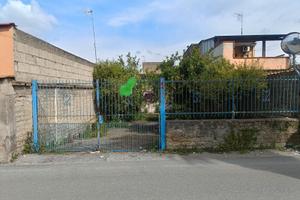 Casa indipendente con terreno circostante