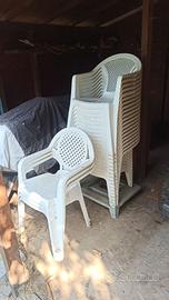 Sedie da giardino bianche