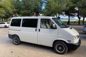 Volkswagen Transporter 2.5 TDI/88CV 9 Posti kombi