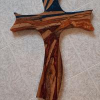 Croce in resina intarsiata