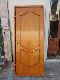 Porte interne con telaio in rovere