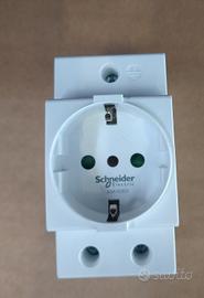 Presa modulare 2p+ T 250V ac italiana + tedesca