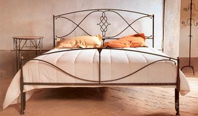 Letto matrimoniale Caporali mod. Arco in ferro