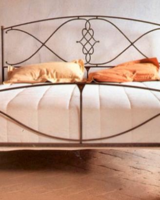Letto matrimoniale Caporali mod. Arco in ferro
