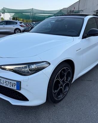Alfa Romeo Giulia 2.0 Turbo 280 CV AT8 AWD Q4 Velo