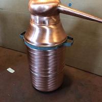 Alambicco da 30 litri a serpentina, distillatore.