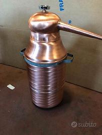 Alambicco da 30 litri a serpentina, distillatore.