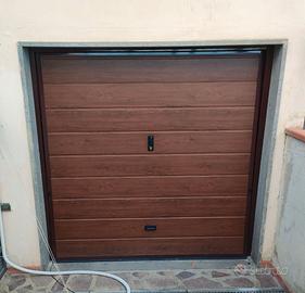 Bandone basculante del garage