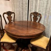 TAVOLO ROTONDO CON SEDIE