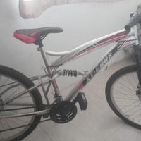 bici normale 2 amortizatori bello modello e molto