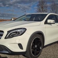 MERCEDES-BENZ GLA 200 SPORT