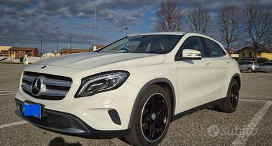 MERCEDES-BENZ GLA 200 SPORT