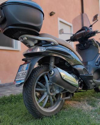 Scooter Piaggio Beverly 300 Tourer ie