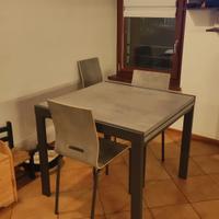 tavolo cucina nuovo + sedie