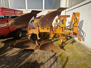 Aratro bivomere reversibile balzani