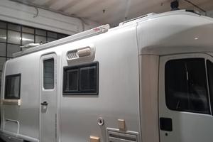 Laika unico proprietario kreos 3010 clima cabina 4