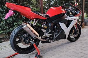 yamaha r1 