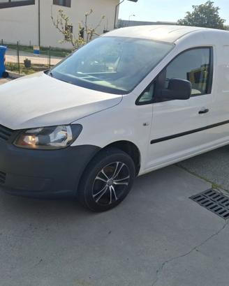 Furgone Caddy Volkswagen passo lungo