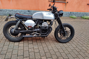 Moto Guzzi V35 Custom Cafe Racer Scrambler