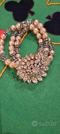 Bracciale vintage con perle e cristalli.
