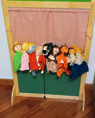 Teatrino con marionette