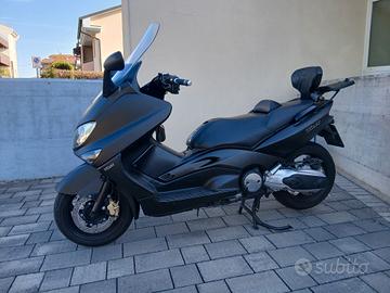 Yamaha T Max Black +led +bauletto ...permuto con a