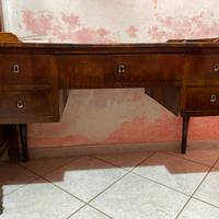 Scrivania del Novecento