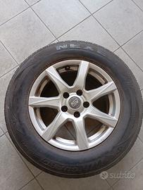 Cerchi in lega con gomme invernali Nexen 215/70/16