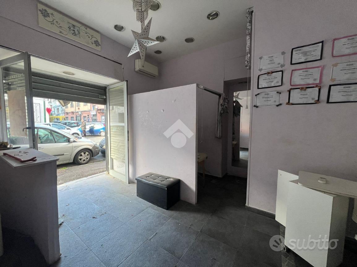 NEGOZIO A NAPOLI - Vista 5