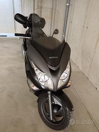 Honda Silver Wing 400 - 2013