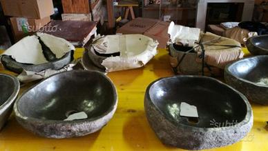 Lavandino in pietra o sasso di fiume