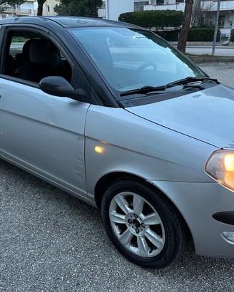 Lancia Ypsilon 1.2 16v benzina 2006 neopatentati