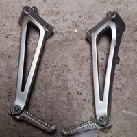 PEDANE PASSEGGERO YAMAHA R1 BIG BANG 2009 al 2014