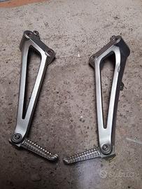 PEDANE PASSEGGERO YAMAHA R1 BIG BANG 2009 al 2014