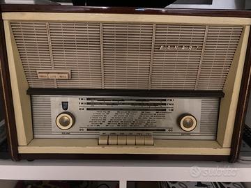 Radio Panart con giradischi