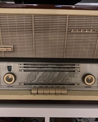 Radio Panart con giradischi